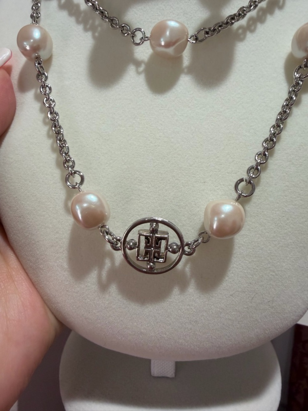 Givenchy Pearl Necklace and Earrings - Picture 6 of 8